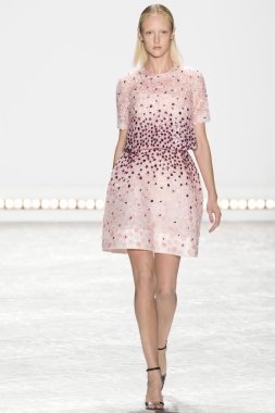 Monique Lhuillier - 2015 bahar koleksiyonu