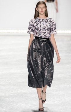 Monique Lhuillier - 2015 bahar koleksiyonu