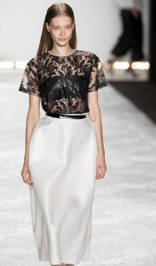 Monique Lhuillier - 2015 bahar koleksiyonu