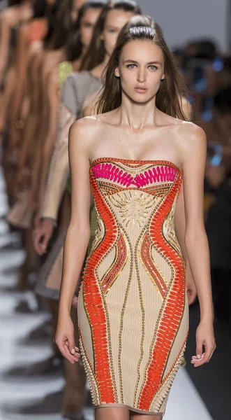 Herve Leger - 2015 Coleção Primavera — Fotografia de Stock