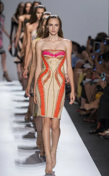 Herve Leger - Collezione Primavera 2015 — Foto Stock