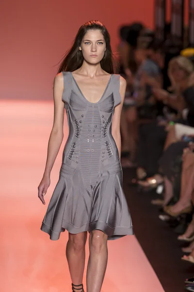 Herve Leger - Collezione Primavera 2015 — Foto Stock