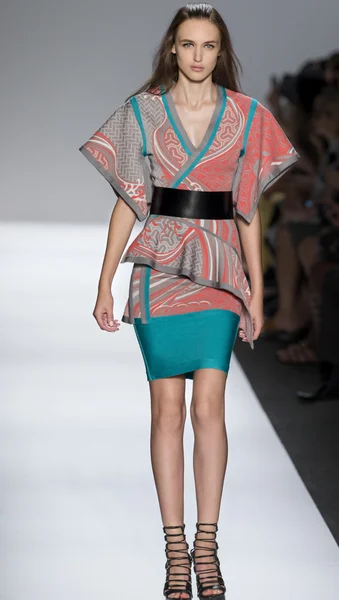 Herve Leger - 2015 Spring Collection — Stock Photo, Image