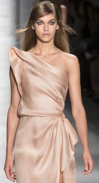 Reem Acra - Collezione Primavera 2015 — Foto Stock