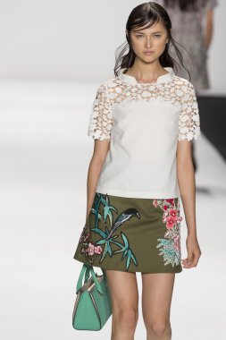 Vivienne Tam - 2015 bahar koleksiyonu