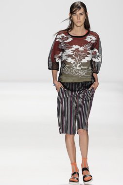 Vivienne Tam - 2015 bahar koleksiyonu