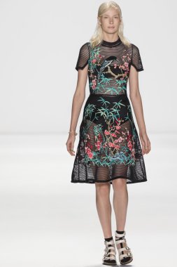 Vivienne Tam - 2015 bahar koleksiyonu