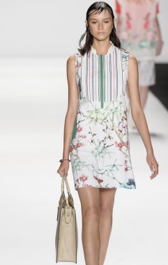 Vivienne Tam - 2015 bahar koleksiyonu