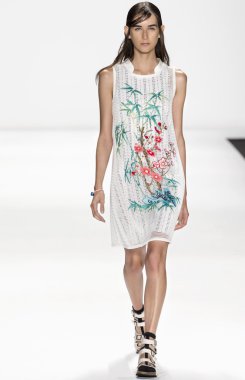 Vivienne Tam - 2015 bahar koleksiyonu