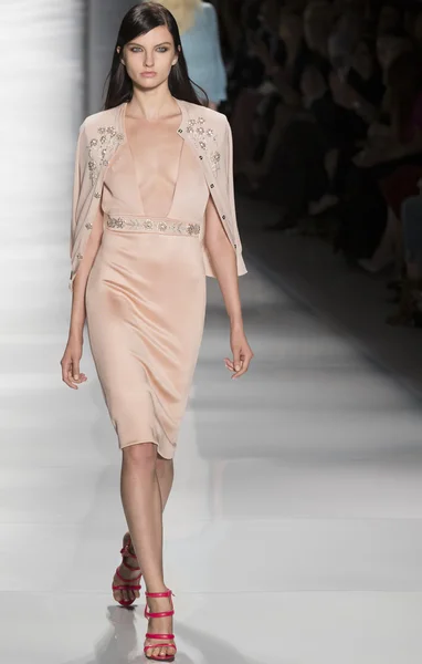 Reem Acra 2015 forår kollektion - Stock-foto