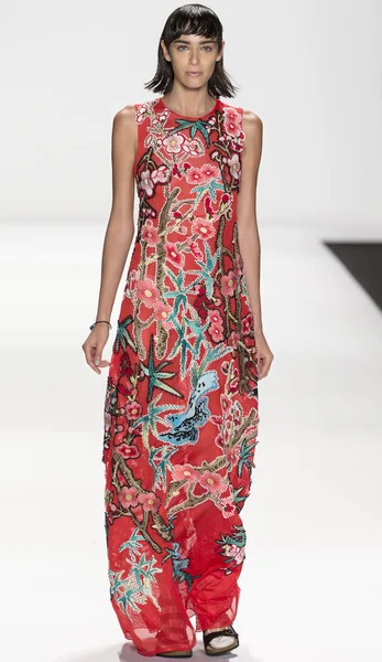 Vivienne Tam - 2015 Spring Collection — Stock Photo, Image