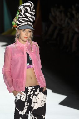Desigual - Spring 2016 Collection