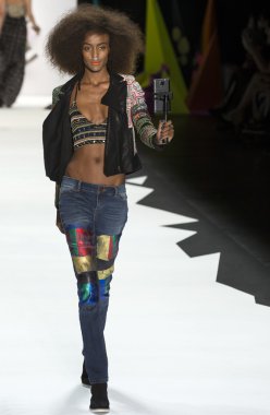 Desigual - Spring 2016 Collection