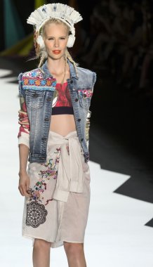 Desigual - Spring 2016 Collection