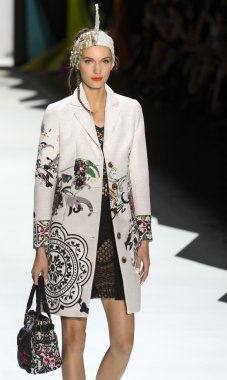 Desigual - Spring 2016 Collection