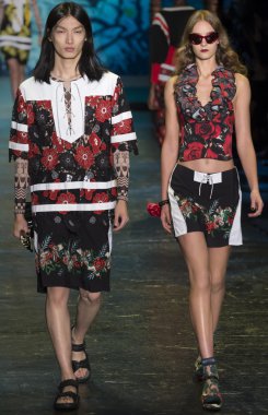 Anna Sui - bahar 2016 yaz koleksiyonu