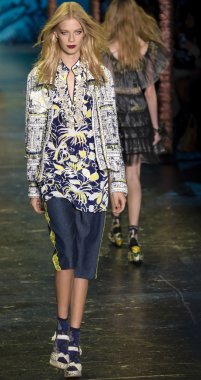 Anna Sui - bahar 2016 yaz koleksiyonu