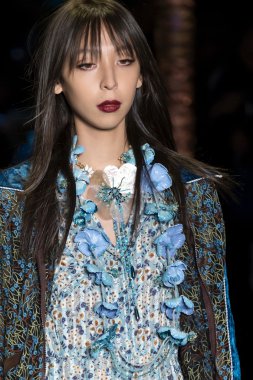 Anna Sui - bahar 2016 yaz koleksiyonu