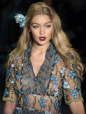 Anna Sui - bahar 2016 yaz koleksiyonu