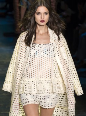 Anna Sui - bahar 2016 yaz koleksiyonu