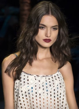 Anna Sui - bahar 2016 yaz koleksiyonu