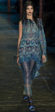 Anna Sui - bahar 2016 yaz koleksiyonu