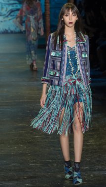 Anna Sui - bahar 2016 yaz koleksiyonu