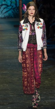 Anna Sui - bahar 2016 yaz koleksiyonu