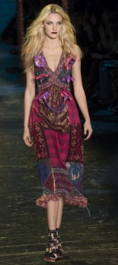 Anna Sui - bahar 2016 yaz koleksiyonu