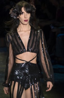 Anna Sui - bahar 2016 yaz koleksiyonu