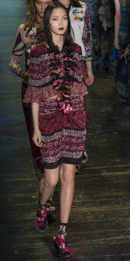 Anna Sui - bahar 2016 yaz koleksiyonu