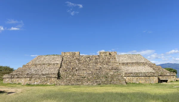 Sitio arqueológico de Monte Alban, Oaxaca, México — Foto de Stock