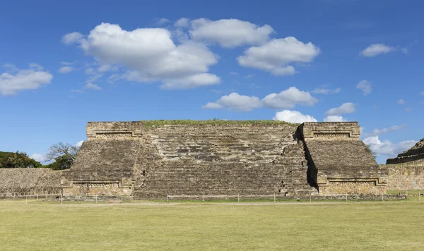 Sitio arqueológico de Monte Alban, Oaxaca, México — Foto de Stock