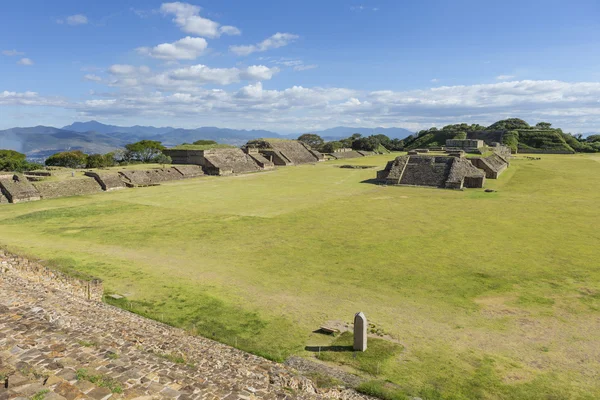 Sitio arqueológico de Monte Alban, Oaxaca, México — Foto de Stock