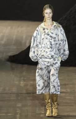 Phillip Lim - bahar 2016 yaz koleksiyonu