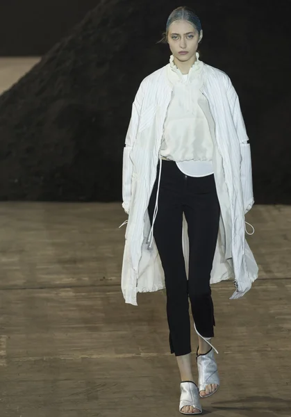 Phillip Lim- Primavera Verão 2016 Coleção — Fotografia de Stock