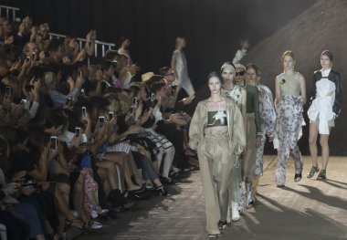 Phillip Lim - bahar 2016 yaz koleksiyonu