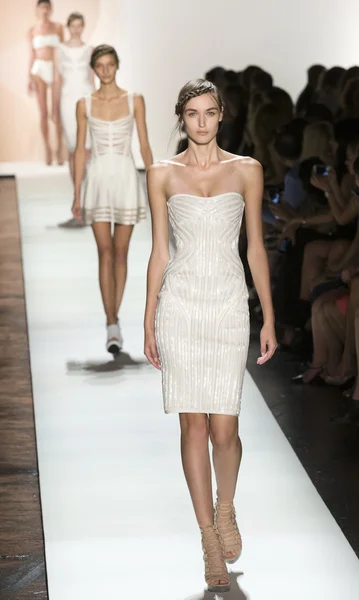 Herve Leger - Spring 2016 Collection — Stok Foto
