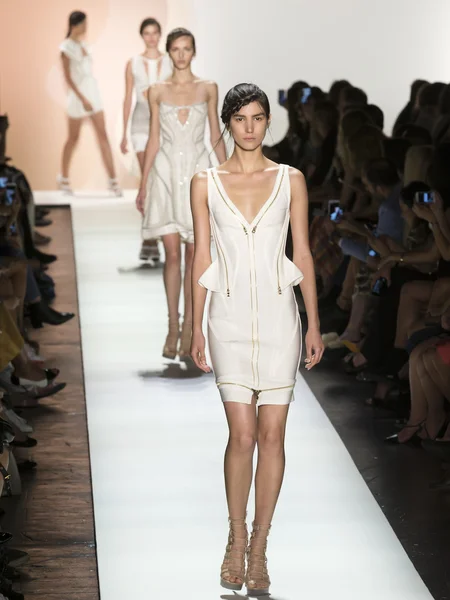 Herve Leger - Spring 2016 Collection — стокове фото
