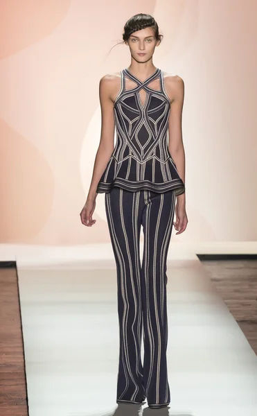 Herve Leger - Spring 2016 Collection — стокове фото