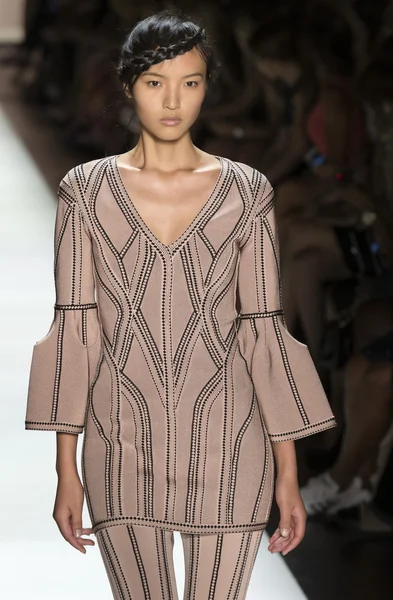 Herve Leger - Spring 2016 Collection — Stockfoto