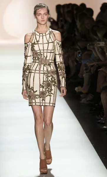 Herve Leger - Collezione Primavera 2016 — Foto Stock