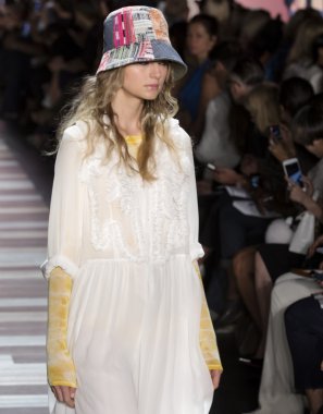 BCBG Max Azria - bahar 2016 koleksiyonu