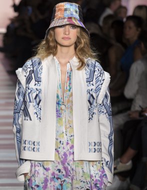 BCBG Max Azria - bahar 2016 koleksiyonu