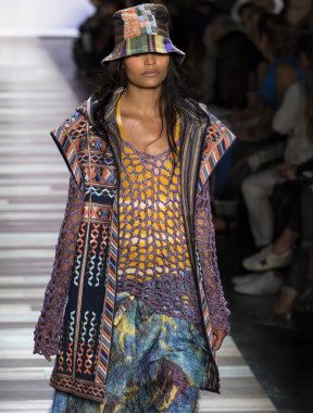 BCBG Max Azria - bahar 2016 koleksiyonu