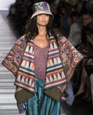 BCBG Max Azria - bahar 2016 koleksiyonu