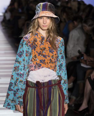 BCBG Max Azria - bahar 2016 koleksiyonu