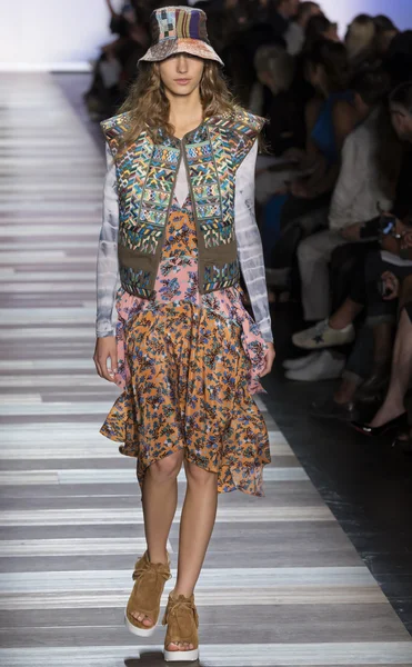 BCBG Max Azria - bahar 2016 koleksiyonu