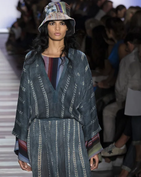 BCBG Max Azria - bahar 2016 koleksiyonu