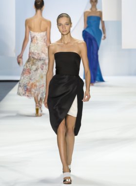 Monique Lhuillier - bahar 2016 koleksiyonu